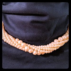 Multi-strand Pearl  necklace